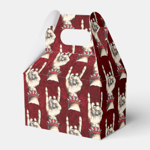 Rote Horns auf Geschenkschachtel