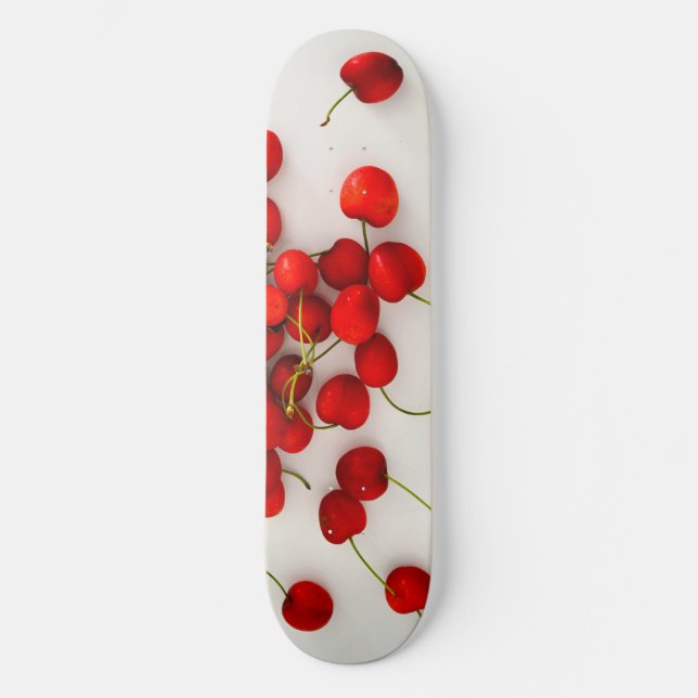 Rote Kirschen auf weißer Seite Skateboard (Vorderseite)