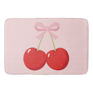 Rote Kirschen mit rosa Schleife Coquette Cottage C Badematte