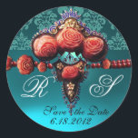 ROTE KORALLEN-ROSEN, AQUA-BLAUES RUNDER AUFKLEBER<br><div class="desc">Elegantes, nobles, einzigartiges Aquablau, GoldBlumen, rosa korallenrote Juwelen von "800" .with glänzende Edelsteinsteine Saphirs 3D. Photograpy, digitale Ausarbeitung und grafischer Entwurf durch Bulgan Lumini (c) künstlerischer, cooler, moderner Entwurf, leicht kundengerecht mit Ihrem Text und Initialen als Strandhochzeitszeremonie, nuptial Mitteilung, Bonbon 16, Platzkarte Save the Date danken Sie Ihnen, Babyduschen, Brautpartys,...</div>