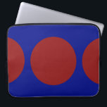 Rote Kreise auf blau Laptopschutzhülle<br><div class="desc">Dieses gewagte geometrische Muster weist einen roten Kreis in der Mitte und zwei rote Halbkreise an den Kanten eines blauen Hintergrunds auf. Wenn Sie dem Design ein Monogramm oder Bild hinzufügen möchten,  klicken Sie auf die Schaltfläche "Anpassen!". Digitales Bild. Copyright © 2011 Claire E. Skinner. Alle Rechte vorbehalten.</div>