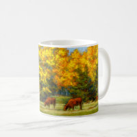 Rote Kühe unter gelber Fall-Baum-Tasse