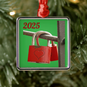 Rote Liebe auf Zaun Ornament Aus Metall