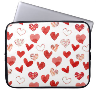 Rote Liebe Herz, Aquarellmuster. Laptopschutzhülle