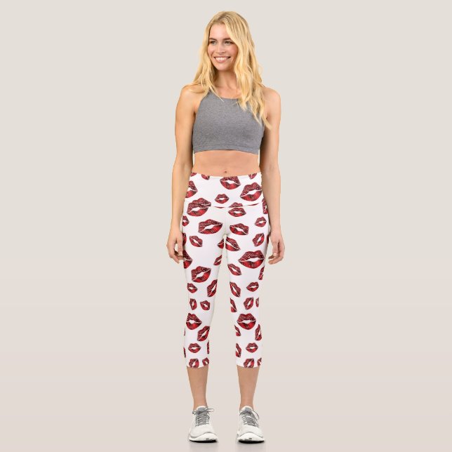Rote Lippen Kiss Muster Capri Leggings angebaut (Vorderseite)