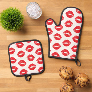Rote Lippen, roter Lippenstift, Kuss, Lippenmuster Ofenhandschuh & Topflappen-Set
