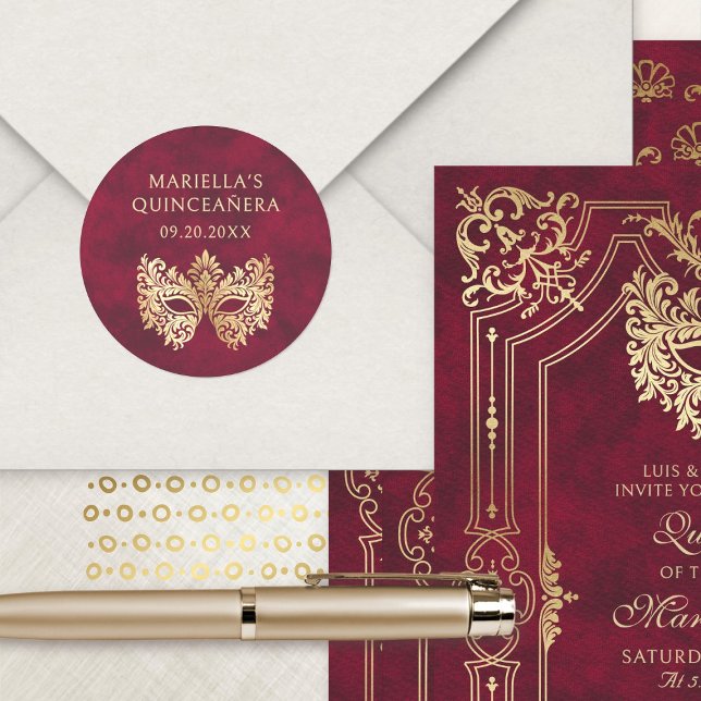 Rote Masquerade Maske Elegante Quinceanera Runder Aufkleber (Von Creator hochgeladen)