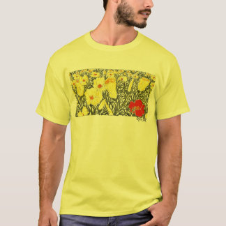 Rote Mohnblume in einer Mohnblumenwiese T-Shirt