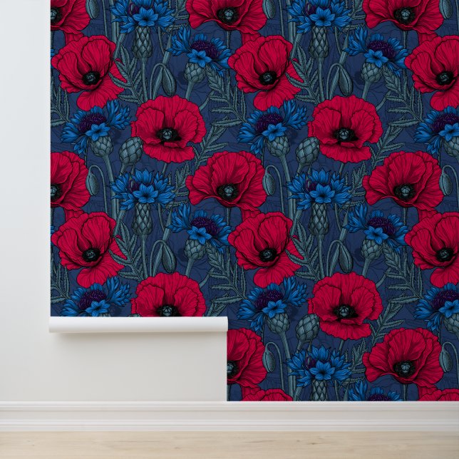 Rote Mohnblumen und blaue Maisblumen auf blau Tapete (Anwendung)