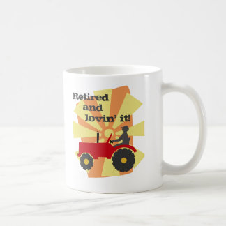 Rote oder grüne Traktor-Ruhestands-Tasse Tasse