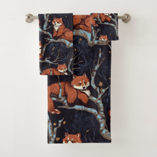 Rote Pandas in Bäumen Badhandtuch Set