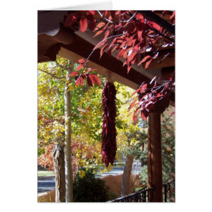 Rote Paprikaschoten in New Mexico Fall Foliage