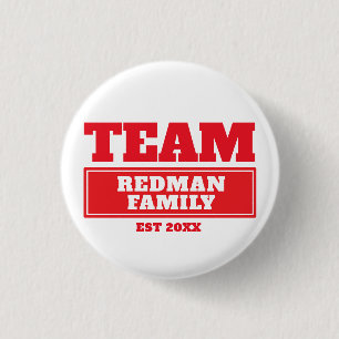 Rote personalisierte Familie des Teams oder Button