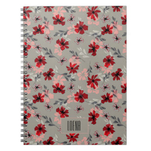 Rote rosa Blumen auf grauem Hintergrund. Notizblock