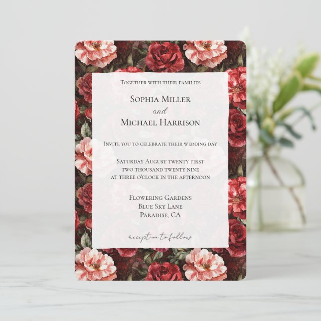 Rote rosa Rosenblumen Hochzeit Einladung (Stehend Vorderseite)