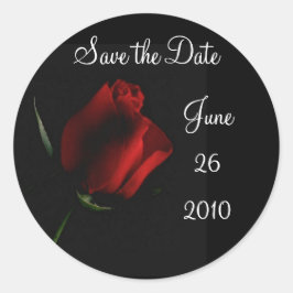Rote Rose auf Schwarz anpassen Runder Aufkleber