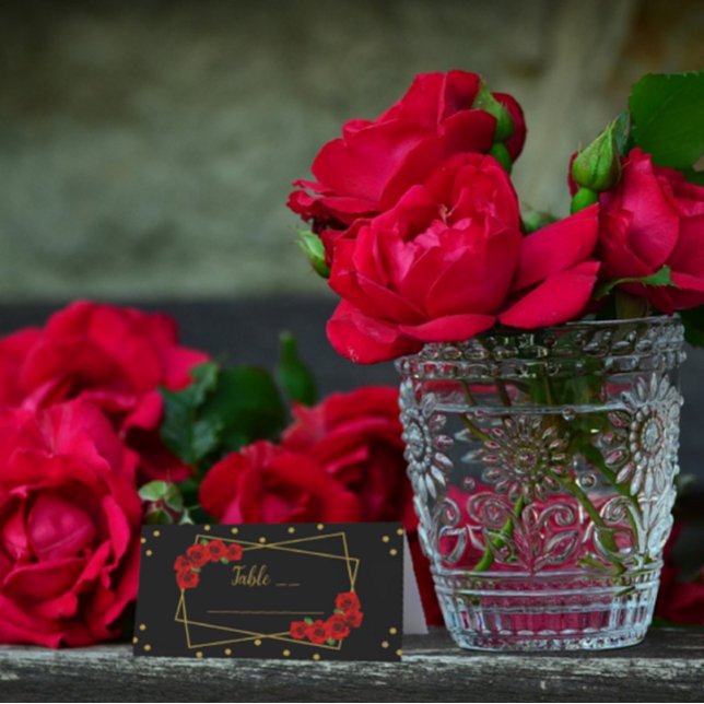 Rote Rose Black und Gold Quinceñera Platzkarte (Von Creator hochgeladen)