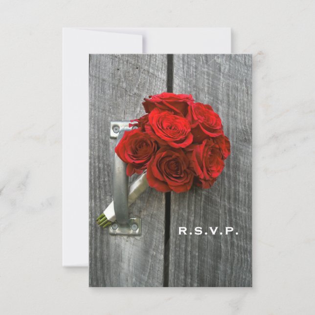 Rote Rose Bouquet & Barn Wood Wedding RSVP (Vorderseite)