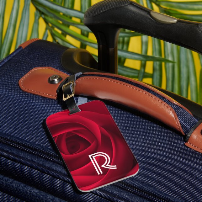 Rote Rose für das benutzerdefinierte Monogramm-Gep Gepäckanhänger (Vorderseite Insitu 1)