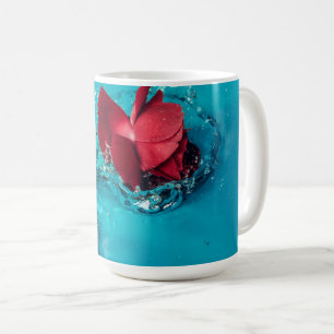 Rote Rose mit blauem Hintergrund Kaffeetasse
