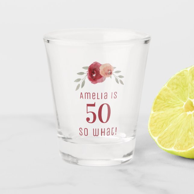 Rote Rose Wasserfarbe Positive Blüte 50. Geburtsta Schnapsglas (Vorderseite)
