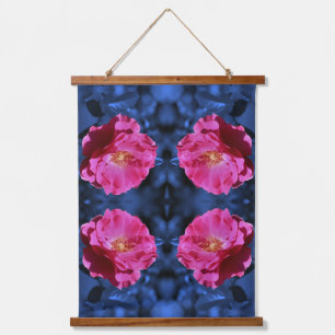 Rote Rose zur Abstrakten Blume von Blue Tint Wandteppich Mit Holzrahmen