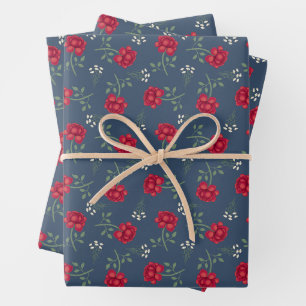 Rote Rosen auf düsterem Blau Überdimensionierter Geschenkpapier Set