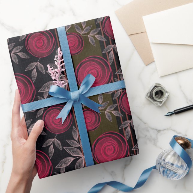 Rote Rosen auf schwarz. Geschenkpapier (Schenken)