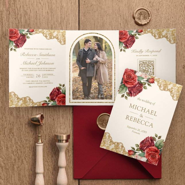 Rote Rosen Gold Lace Cream QR Code Foto Hochzeit Dreifach Gefaltete Einladung (Von Creator hochgeladen)