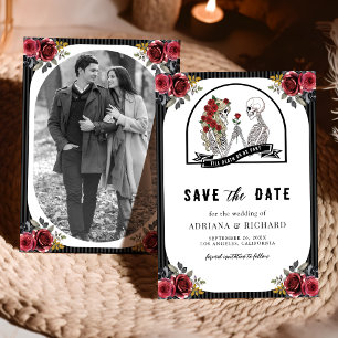 Rote Rosen Gothic Skelett Paar Foto Hochzeit Save The Date