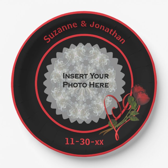 Rote Rosen Herz Personalisierte Hochzeit Foto Pappteller (Vorderseite)