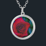Rote Rosen mit blauen Farbtönen Versilberte Kette<br><div class="desc">Rote Rosen mit blauen Farbtönen Rote Rose Lieblicher Hintergrund der rote Rose lesen,  um mit Ihrem Text zu schneiden. Ideal für jeden Liebhaber der Rose. Foto von Sandy Closs,  aufgenommen am Arrowhad-See. "rote Rose""rote Rosen""rosa Rosen""Rosa Rosen""Hochzeiten""Liebe-Geschenk""Rote Blume""Rote Blume""Rote Blüten" Rose "Geschenke mit Rose"</div>