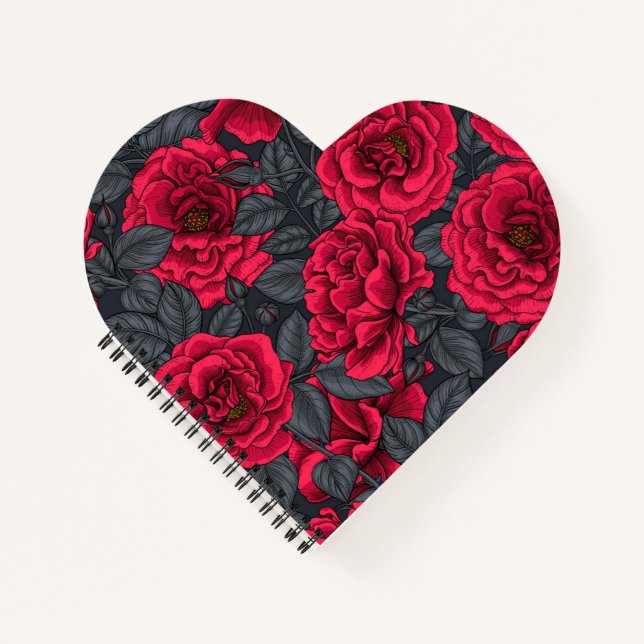 Rote Rosen mit grauen Blätter auf schwarz Notizbuch (Vorderseite)