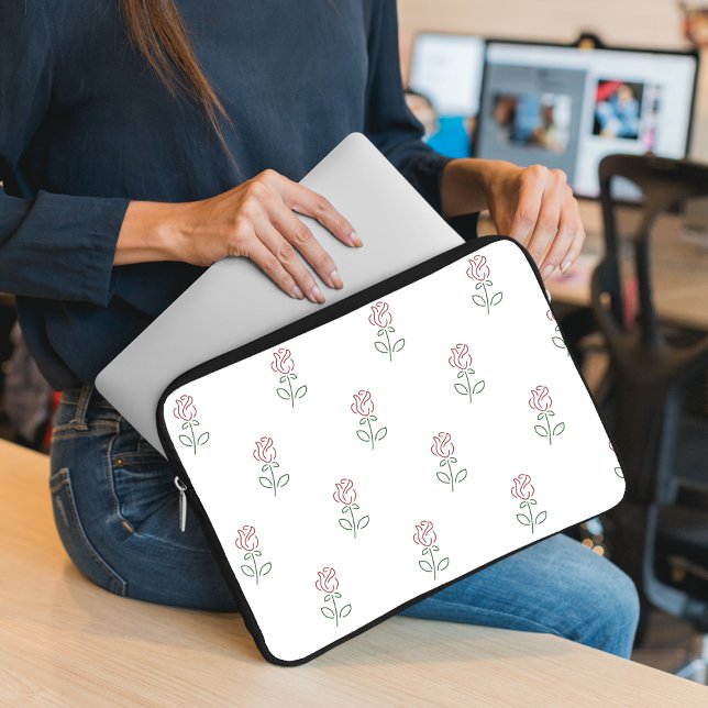 Rote Rosen, Muster von Rose, Blume Laptopschutzhülle (Von Creator hochgeladen)