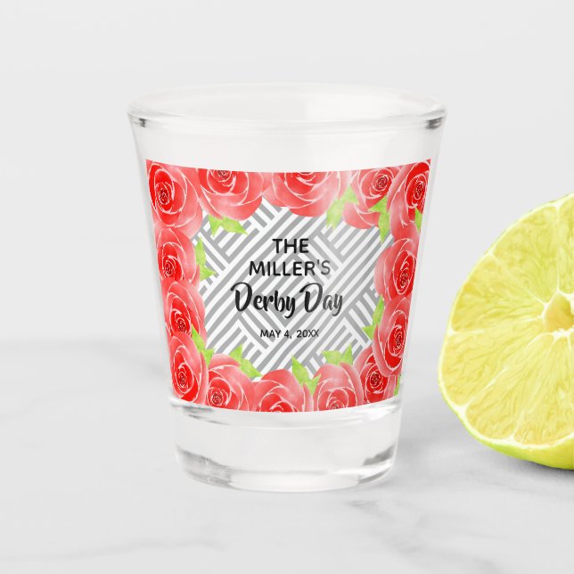 Rote Rosen Schwarz-weiße Streifen Derby Day Schnapsglas (Vorderseite)