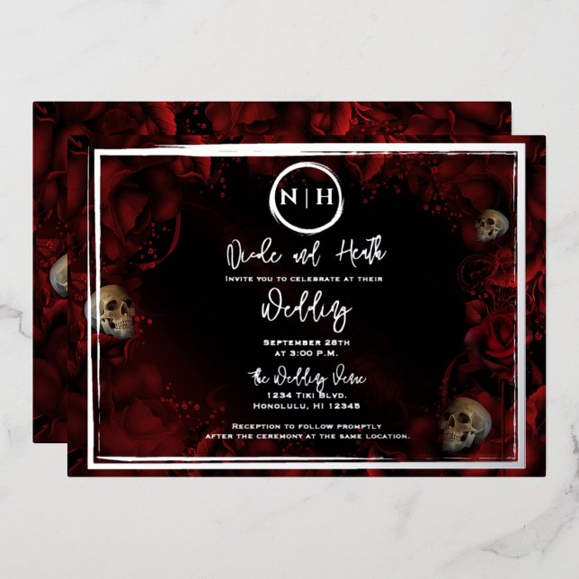 Rote Rosen Skulls Dark Floral Wedding Foto Silber Folieneinladung (Vorderseite/Rückseite)