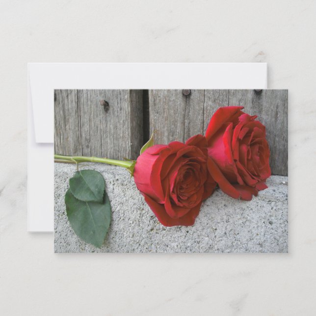 Rote Rosen und Barnwood-Hochzeit retten das Datum Save The Date (Vorderseite)