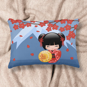 Rote Sakura Kokeshi Puppe - Japanische Geisha Dekokissen
