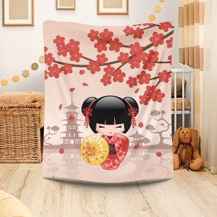 Rote Sakura Kokeshi Puppe - Japanische Geisha Fleecedecke