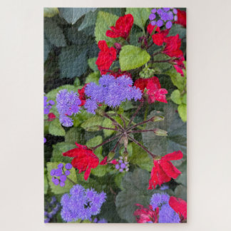 Rote Salvia und lila Ageratum, Quebec City Puzzle