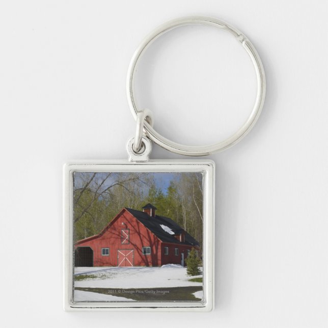 Rote Scheune im Winter Schlüsselanhänger (Vorne)