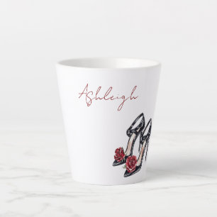 Rote schwarze Blumenrose-Hochhackerschuhe Milchtasse