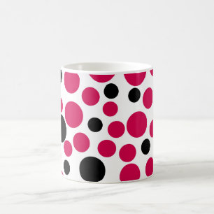 rote schwarze Erbsen retro auf weißem Hintergrund Kaffeetasse