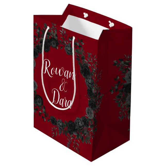 Rote Schwarze Rose Gothic Wedding Mittlere Geschenktüte (Rückseite Schrägansicht)