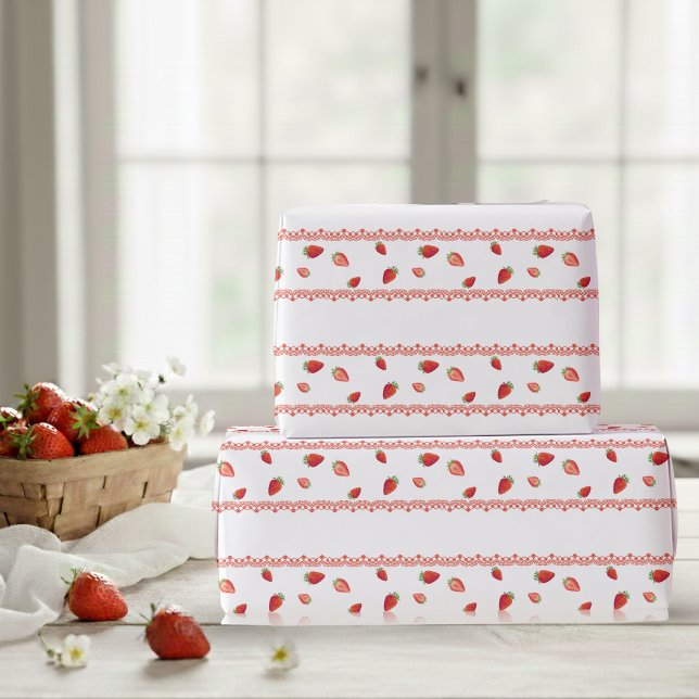 Rote Spitzen-Beere Erster Geburtstag  Geschenkpapier (Red Lace Berry First Birthday Wrapping Paper)