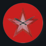 Rote Sternzeit Große Wanduhr<br><div class="desc">Modernes Design mit einem "leuchtenden" roten und weißen Stern auf rotem Hintergrund. Wall-Uhr mit individualisierbarem Design für Sie, um mit Ihrem eigenen Text, Bildern und Ideen zu personalisieren. Bitte beachten Sie, dass es sich um ein gedrucktes Bild handelt, das mit Originalfotos und Digitaltechnik erstellt wurde, es nicht glänzt oder echte...</div>
