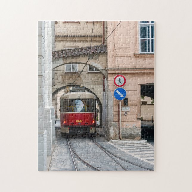 Rote Straßenbahn in der Altstadt von Prag - Tschec Puzzle (Vertikal)