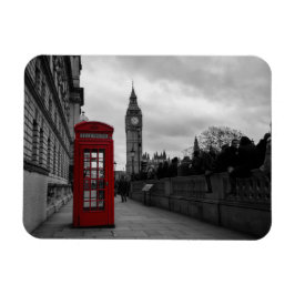 Rote Telefonbox mit rechteckigem Magneten in Londo Magnet