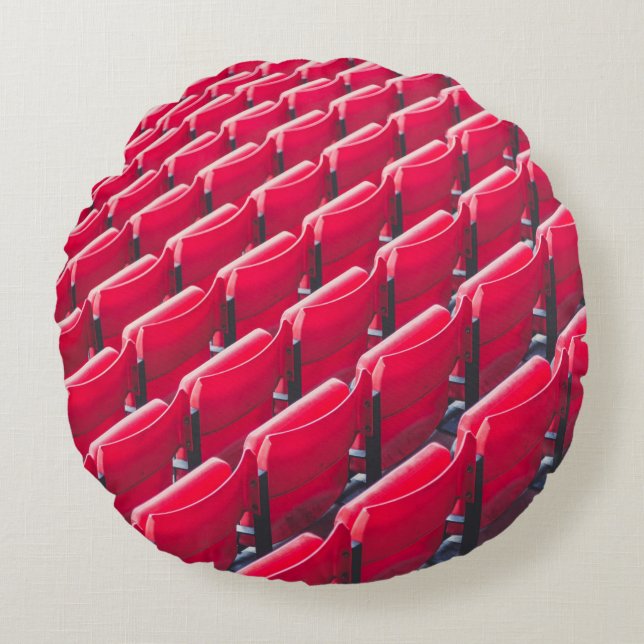 Rote Theaterstühle Rundes Kissen (Vorderseite)