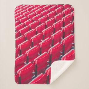 Rote Theaterstühle Sherpadecke